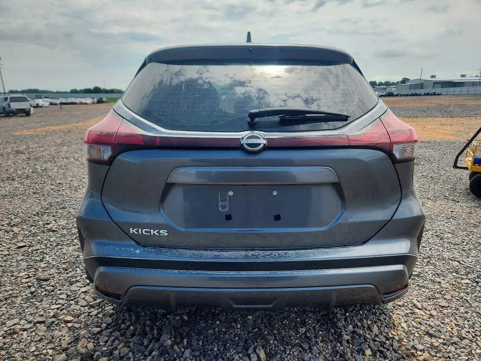 2024 NISSAN KICKS S  