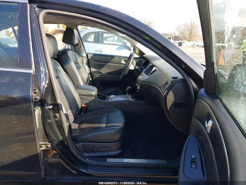 2013 HYUNDAI GENESIS 3.8