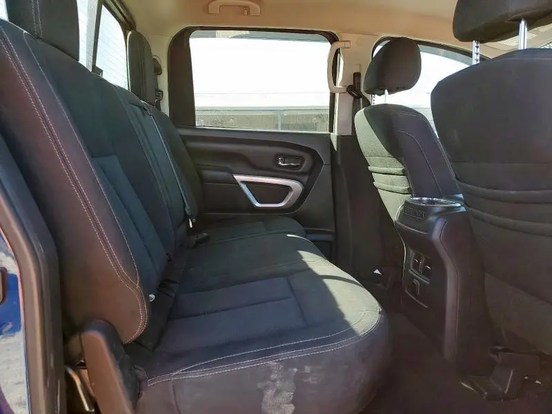 2018 NISSAN TITAN SV  