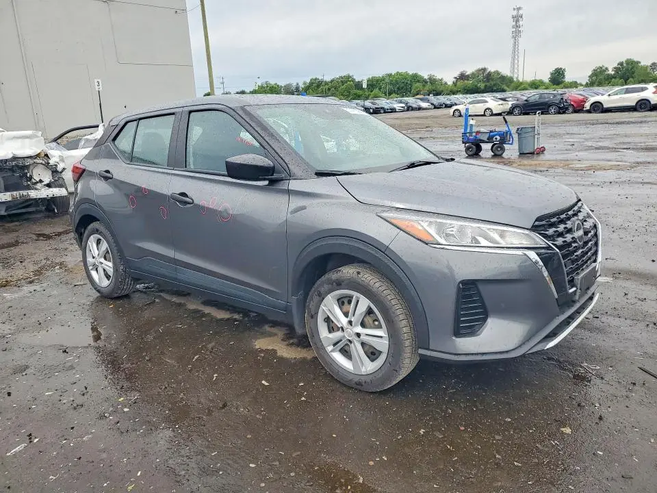 2023 NISSAN KICKS S  