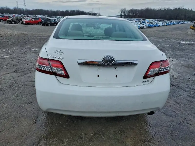 2010 TOYOTA CAMRY BASE  