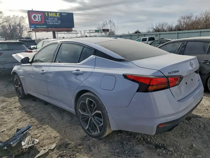 2024 NISSAN ALTIMA SR  