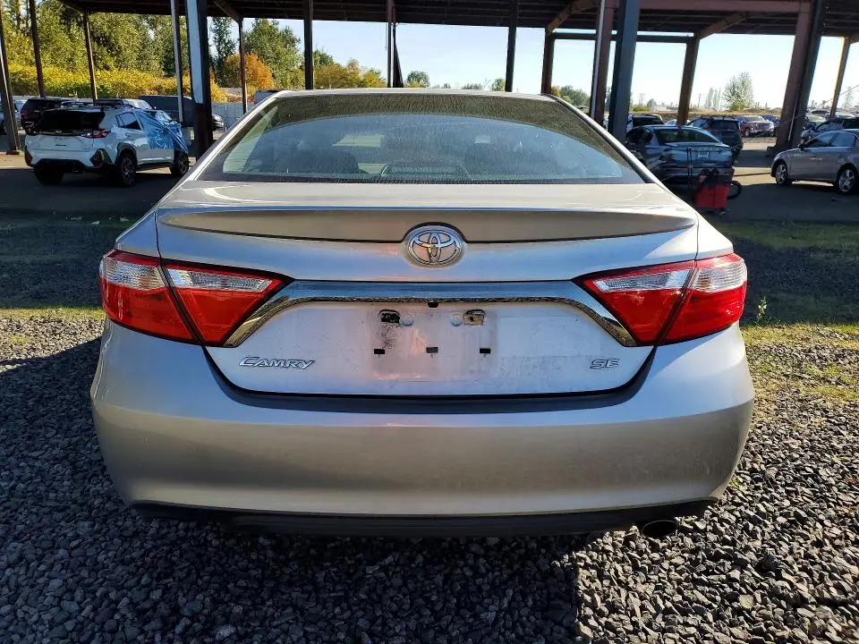 2017 TOYOTA CAMRY SE  