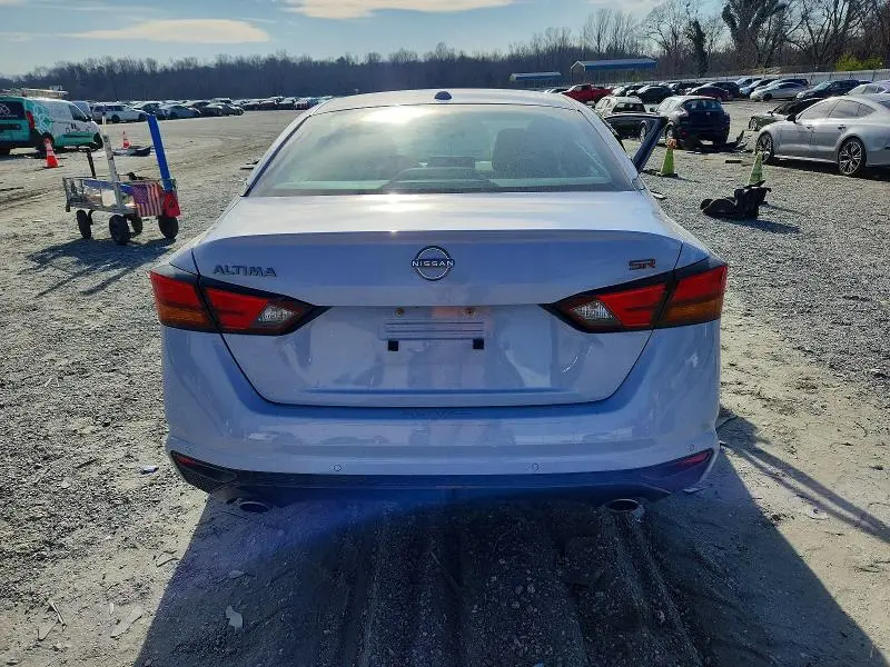2024 NISSAN ALTIMA SR  
