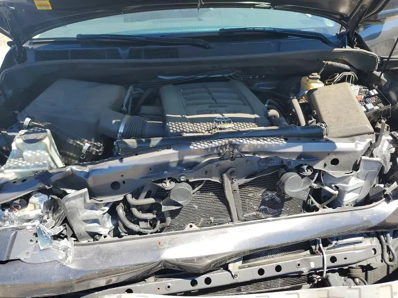 2011 TOYOTA TUNDRA CREWMAX SR5  