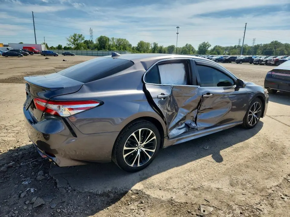 2020 TOYOTA CAMRY SE  