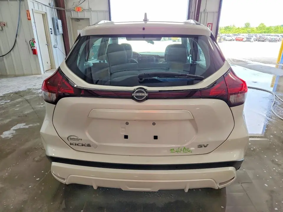 2022 NISSAN KICKS SV  