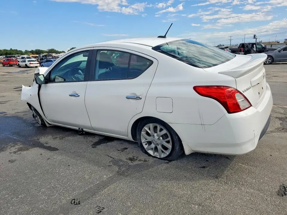2018 NISSAN VERSA SV  