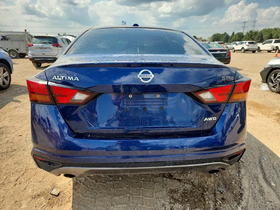 2021 NISSAN ALTIMA SR  