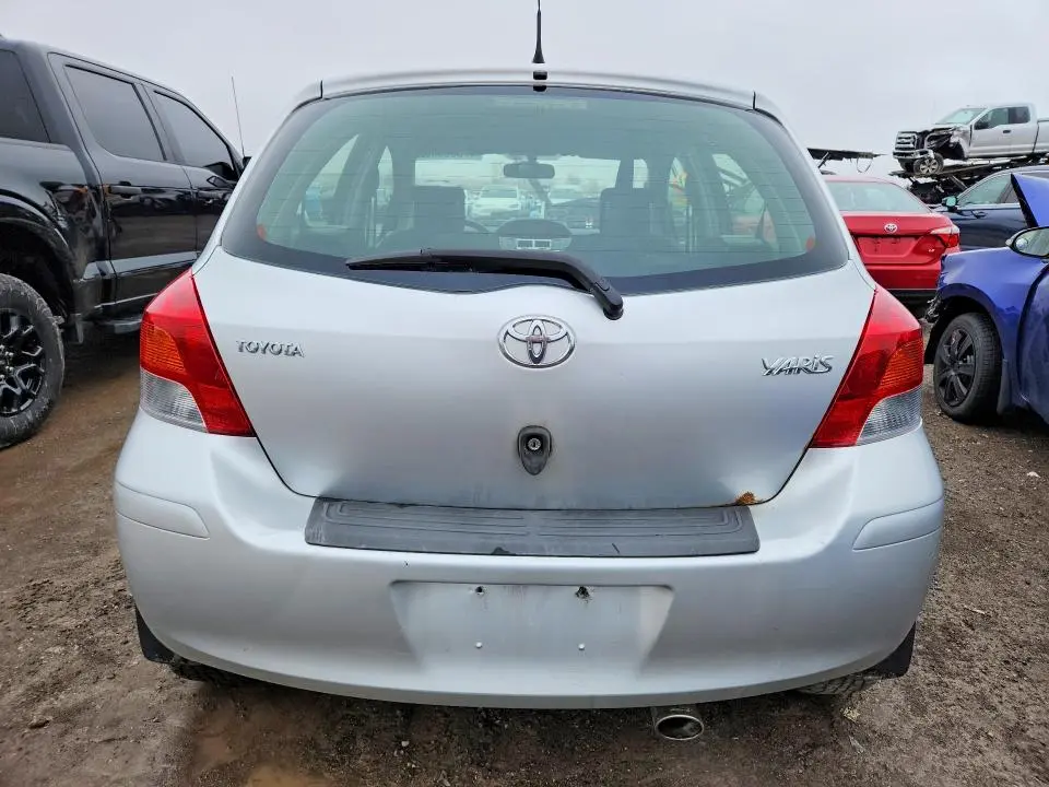 2010 TOYOTA YARIS BASE  