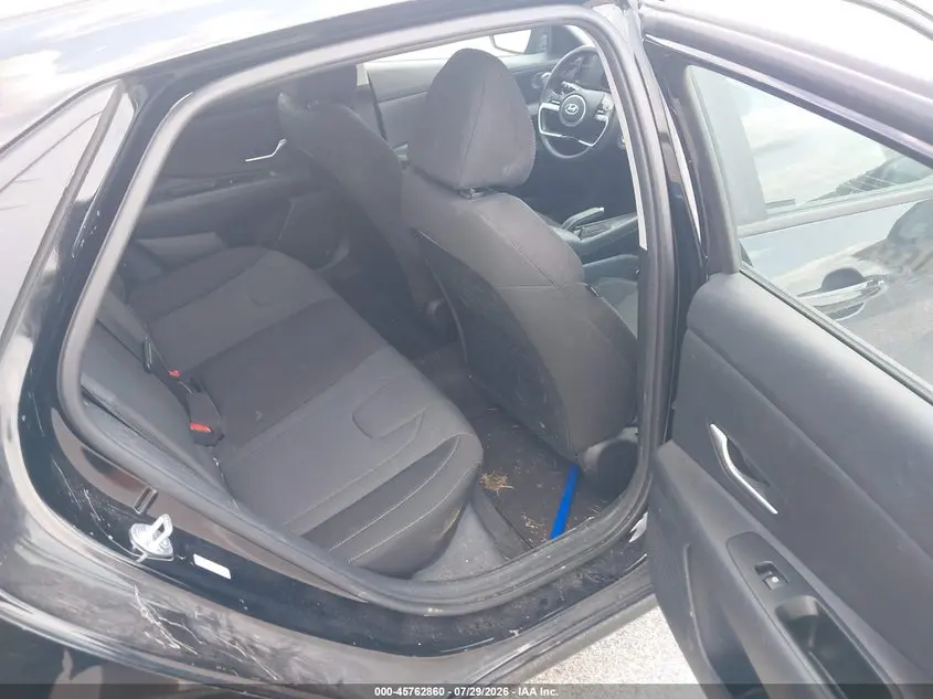 2023 HYUNDAI ELANTRA SE