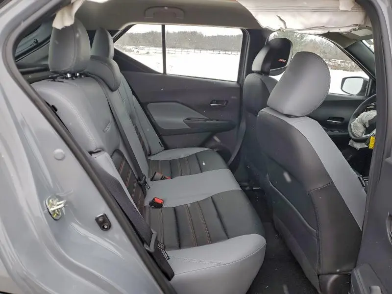 2024 NISSAN KICKS SR  