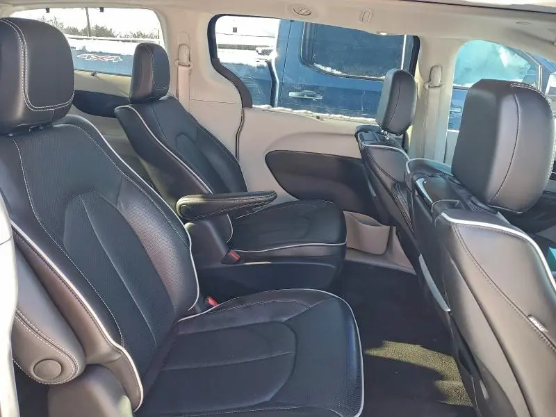 2023 CHRYSLER PACIFICA HYBRID LIMITED  