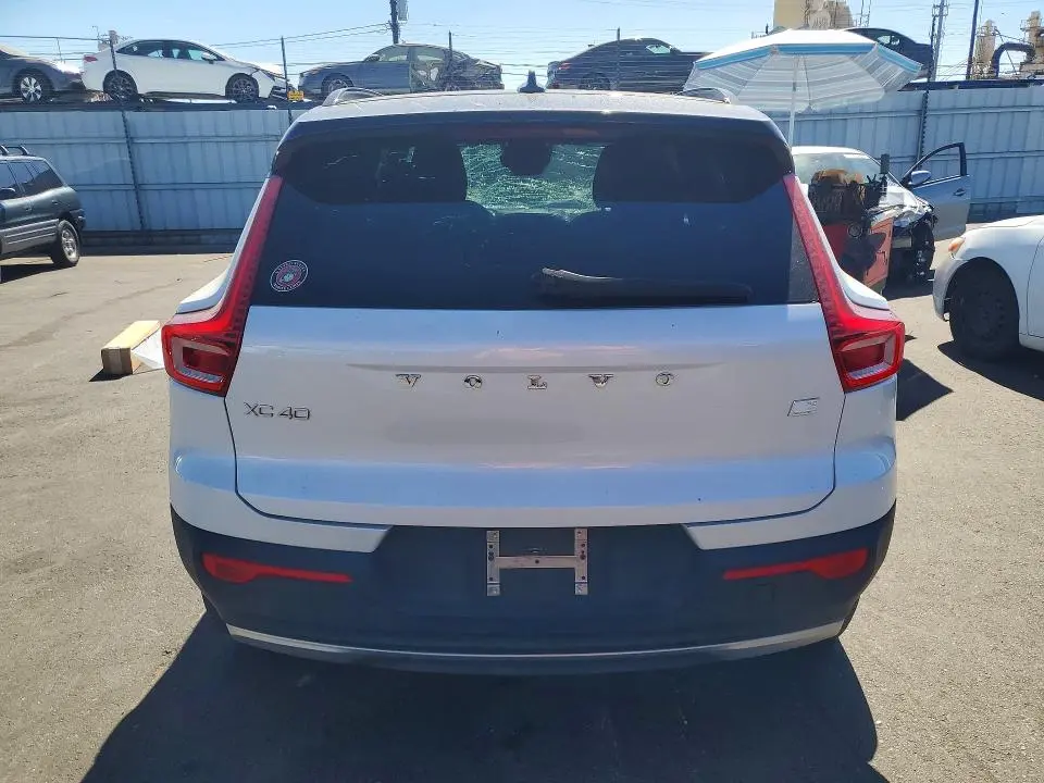 2021 VOLVO XC40 RECHARGE  