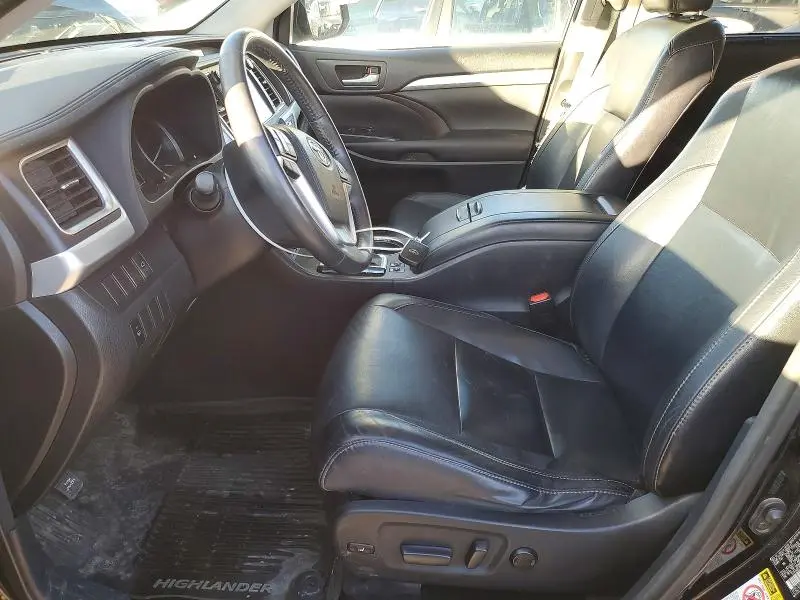 2016 TOYOTA HIGHLANDER XLE  