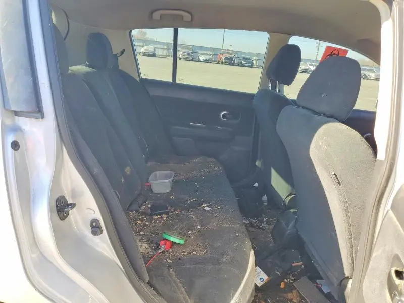 2011 NISSAN VERSA 1.8 S  