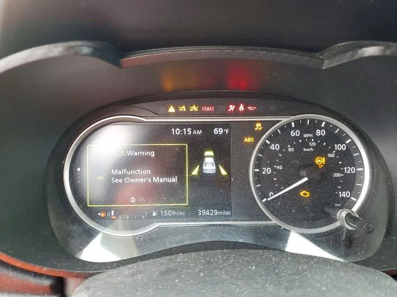 2020 NISSAN VERSA SR  