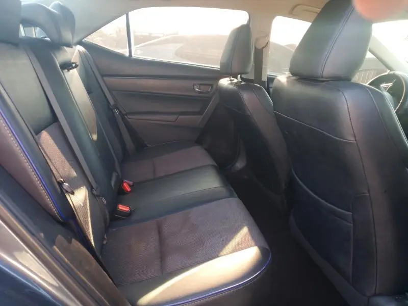 2017 TOYOTA COROLLA SE  