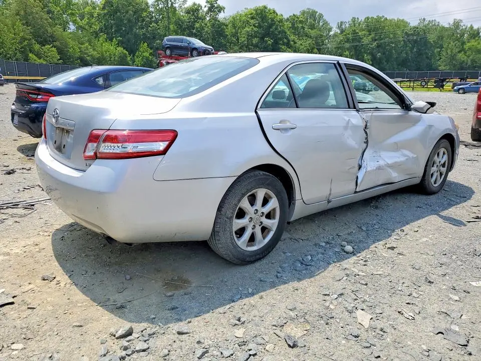 2011 TOYOTA CAMRY LE  