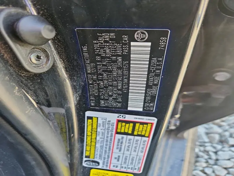 2020 TOYOTA CAMRY SE  