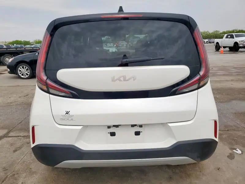 2023 KIA SOUL LX  