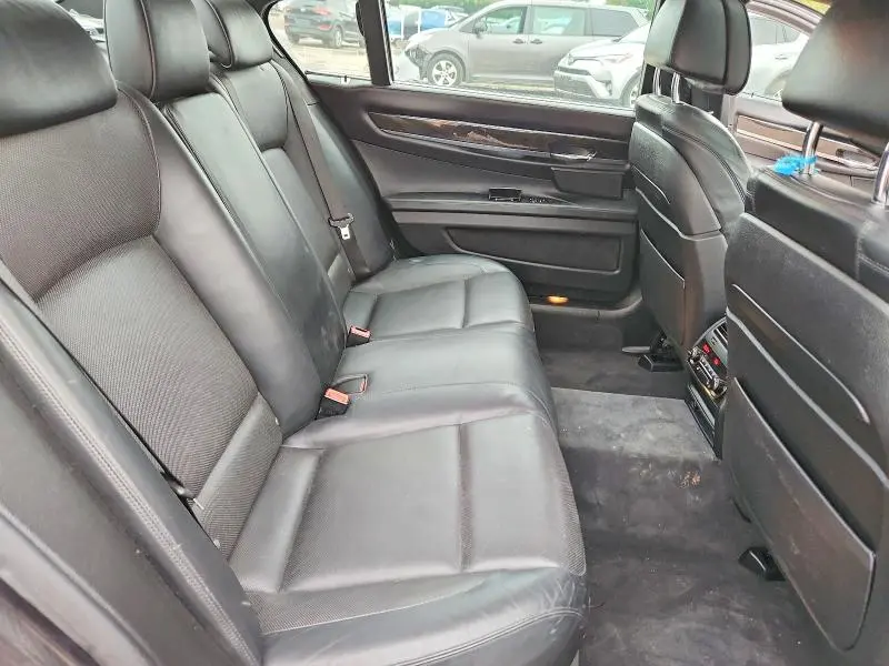 2015 BMW 750 LXI  