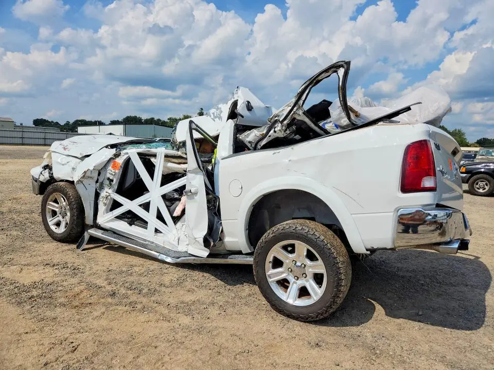 2017 RAM 1500 SLT  