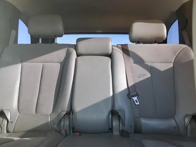 2010 HYUNDAI SANTA FE SE  