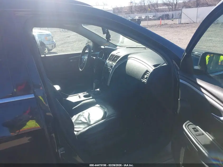 2010 CHEVROLET TRAVERSE LT