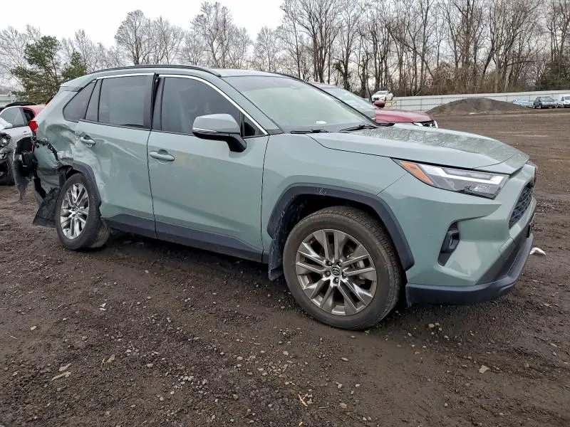 2022 TOYOTA RAV4 XLE PREMIUM  