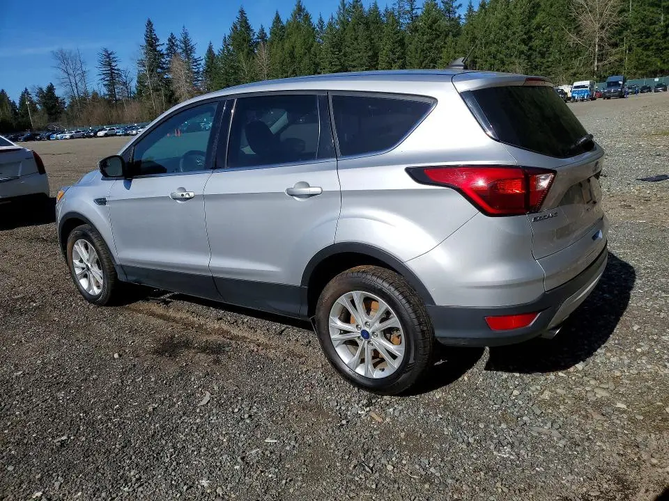 2019 FORD ESCAPE SE  