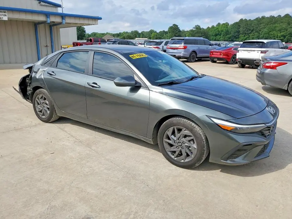 2024 HYUNDAI ELANTRA   