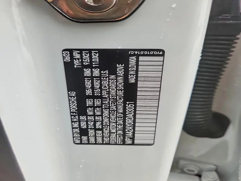 2024 PORSCHE CAYENNE   