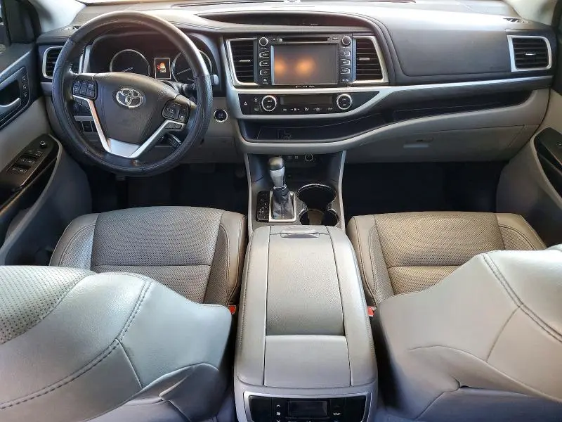2017 TOYOTA HIGHLANDER LIMITED  