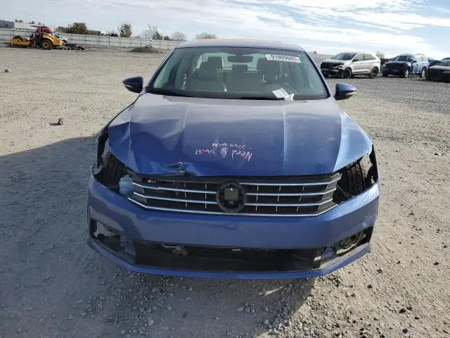 2016 VOLKSWAGEN PASSAT SE  