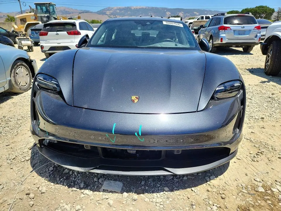 2021 PORSCHE TAYCAN   
