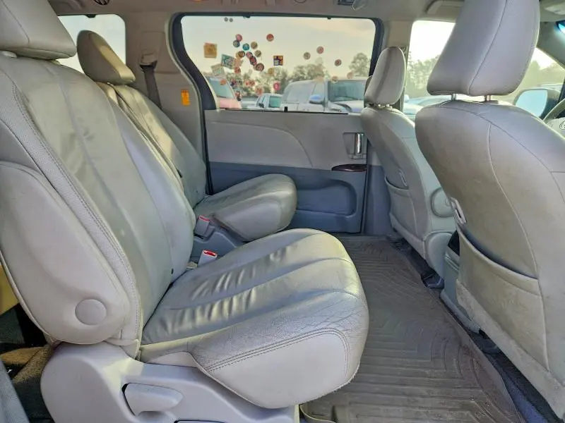 2013 TOYOTA SIENNA XLE 8-PASSENGER  