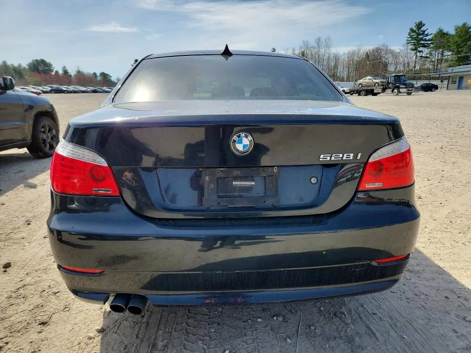 2010 BMW 528 XI  