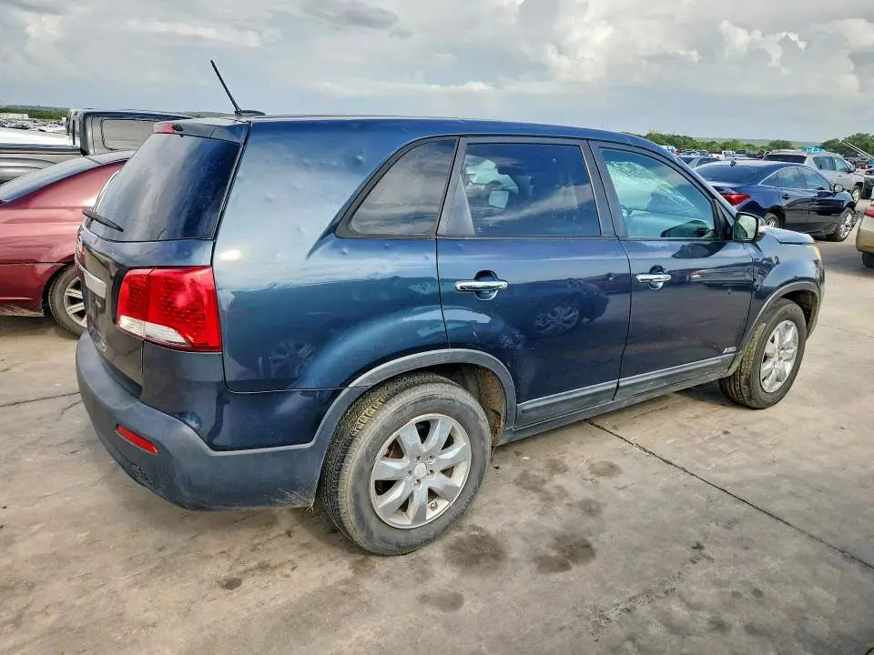 2011 KIA SORENTO LX  