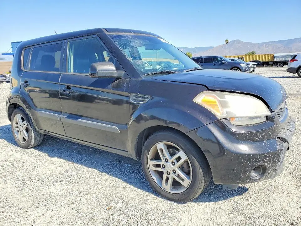 2011 KIA SOUL +  