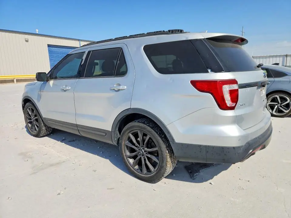 2017 FORD EXPLORER XLT  