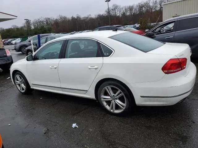 2015 VOLKSWAGEN PASSAT SE  