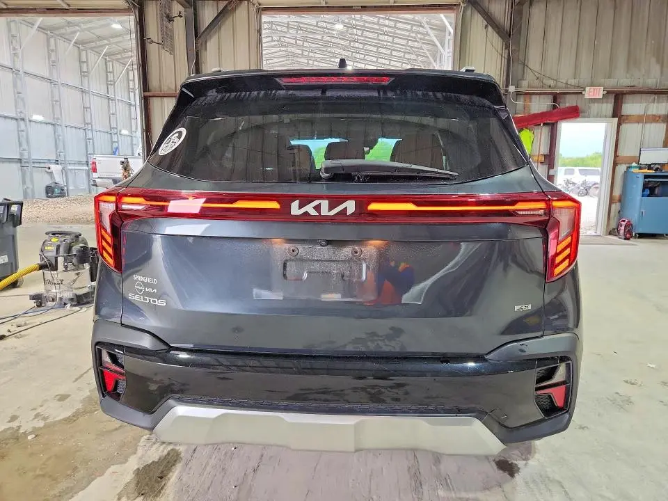 2024 KIA SELTOS EX  