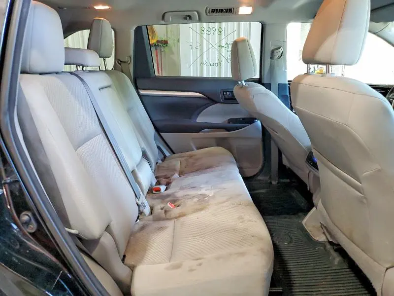 2018 TOYOTA HIGHLANDER LE  