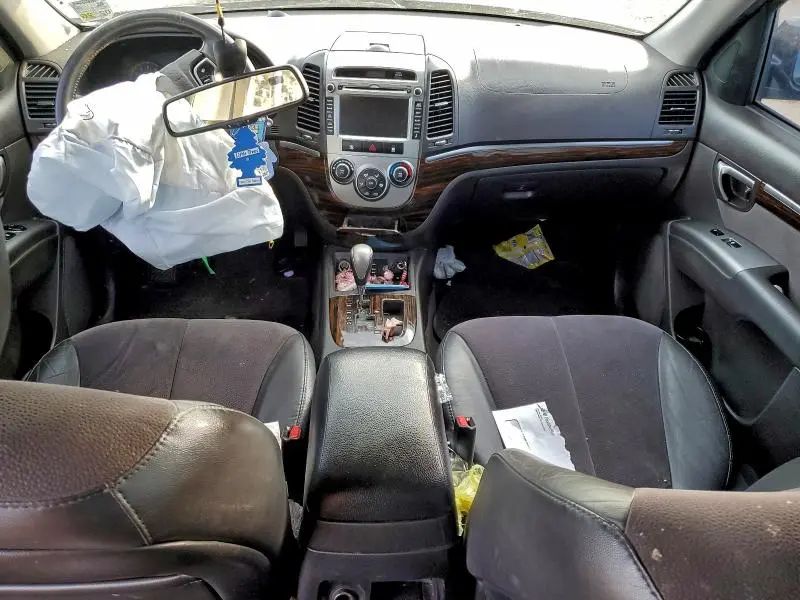 2012 HYUNDAI SANTA FE SE  