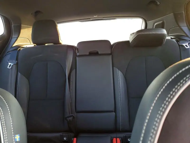 2020 VOLVO XC40 T5 R-DESIGN  