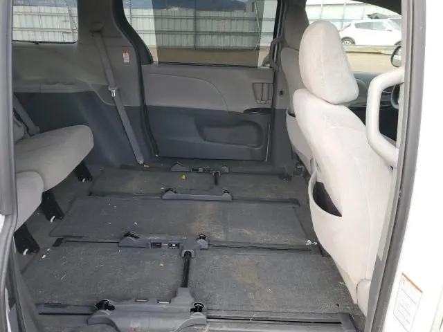 2015 TOYOTA SIENNA LE  