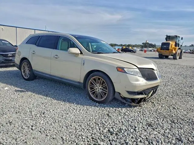 2014 LINCOLN MKT   