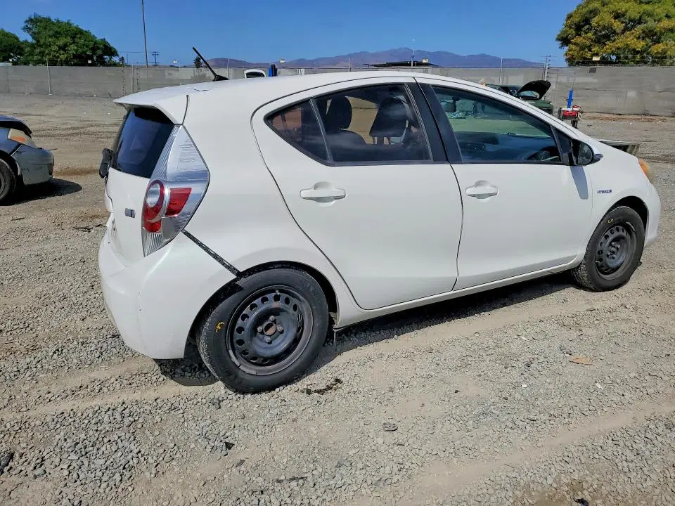 2013 TOYOTA PRIUS C TWO  