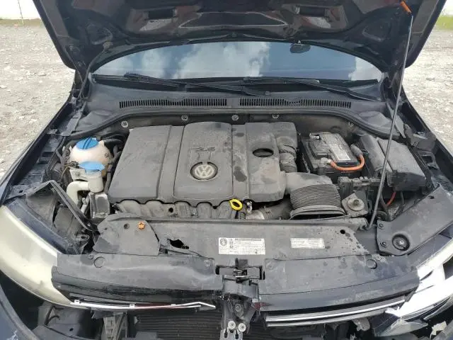 2013 VOLKSWAGEN JETTA SE  